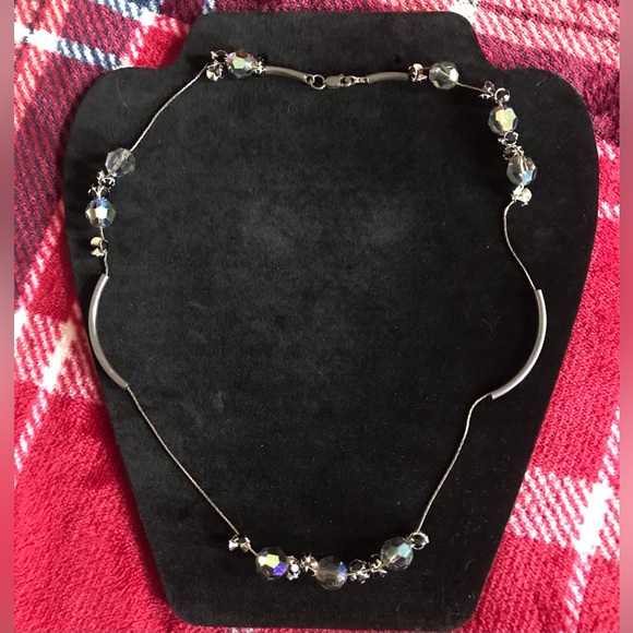 Jewelry - Gorgeous European crystal necklace